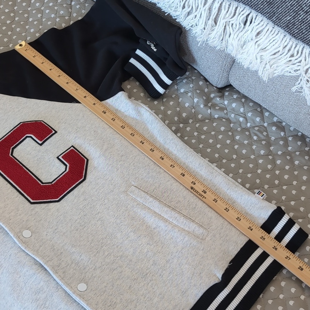 Hudson's Bay, Strong And Free Team Canada Womens White /Black Jacket.XL - Picture 16 of 16